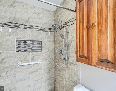 280 Mackintosh Drive - Photo Thumbnail 21