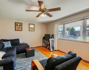 280 Mackintosh Drive - Photo Thumbnail 17