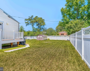 280 Mackintosh Drive - Photo Thumbnail 5