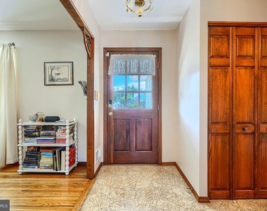 280 Mackintosh Drive - Photo Thumbnail 16