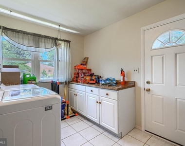 280 Mackintosh Drive - Photo Thumbnail 35