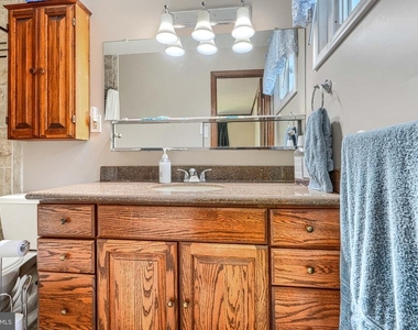 280 Mackintosh Drive - Photo Thumbnail 20