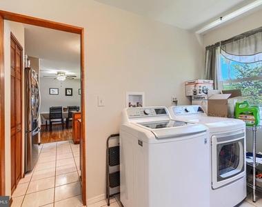 280 Mackintosh Drive - Photo Thumbnail 36