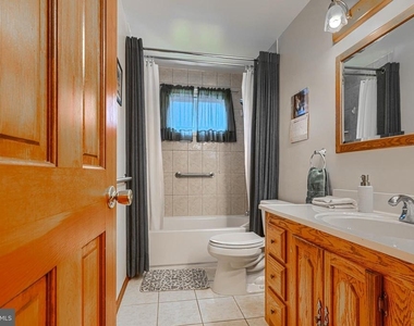 280 Mackintosh Drive - Photo Thumbnail 33