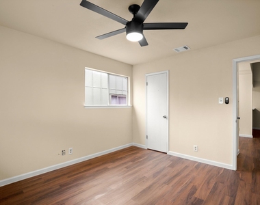 10711 Lanshire Dr - Photo Thumbnail 12