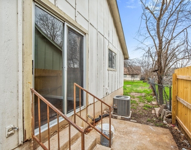 10711 Lanshire Dr - Photo Thumbnail 19
