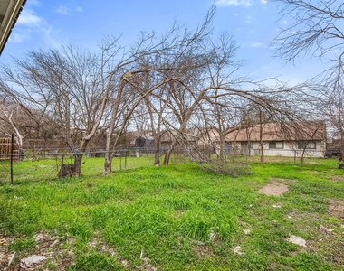 10711 Lanshire Dr - Photo Thumbnail 20