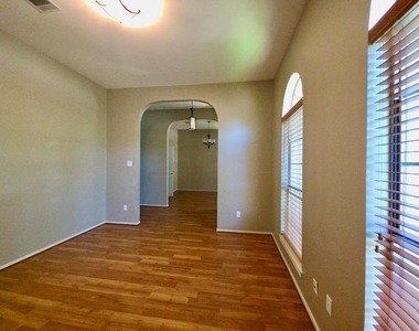 1604 Copperhead Cv - Photo Thumbnail 4
