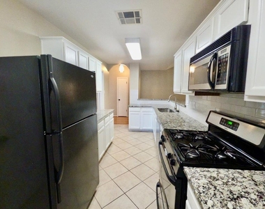 1604 Copperhead Cv - Photo Thumbnail 10