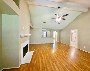 1604 Copperhead Cv - Photo Thumbnail 7