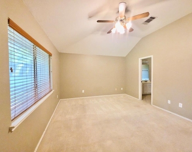 1604 Copperhead Cv - Photo Thumbnail 15