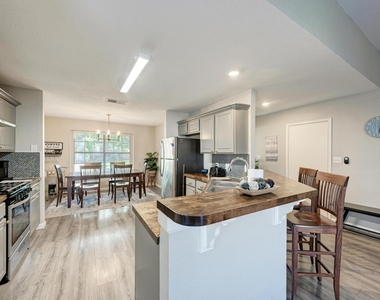 2022 Balsam Way - Photo Thumbnail 11