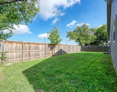 2022 Balsam Way - Photo Thumbnail 34