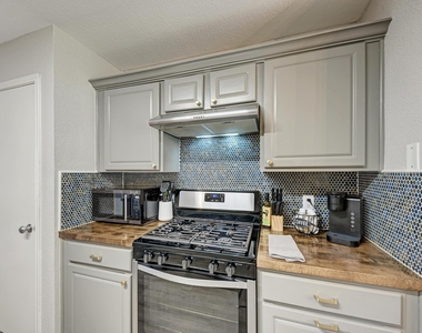 2022 Balsam Way - Photo Thumbnail 14
