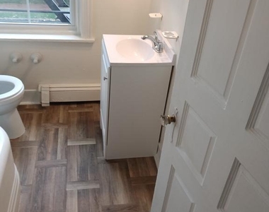 131 W 18th Street - Photo Thumbnail 5