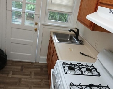 131 W 18th Street - Photo Thumbnail 3