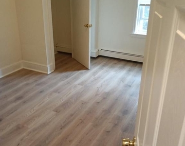 131 W 18th Street - Photo Thumbnail 7