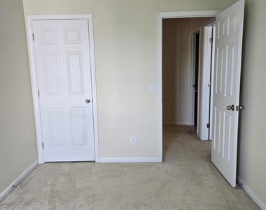 321 5th Avenue - Photo Thumbnail 11