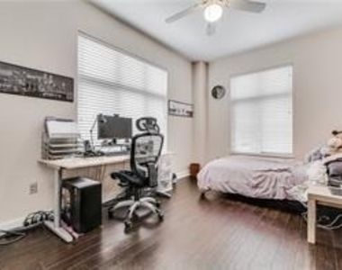 711 W 26th St - Photo Thumbnail 6