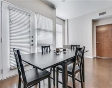 711 W 26th St - Photo Thumbnail 5