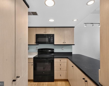 2400 Baynard Boulevard - Photo Thumbnail 4