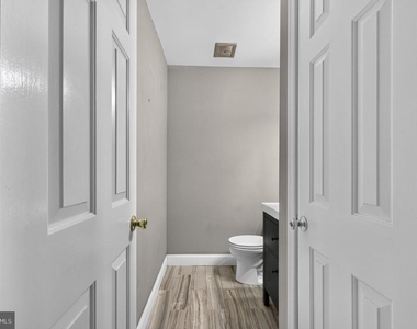 2400 Baynard Boulevard - Photo Thumbnail 15
