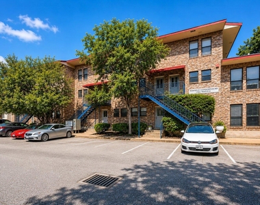 1404 Norwalk Ln - Photo Thumbnail 8