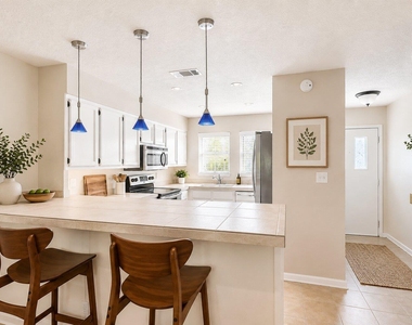 1404 Norwalk Ln - Photo Thumbnail 2