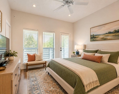 1404 Norwalk Ln - Photo Thumbnail 4