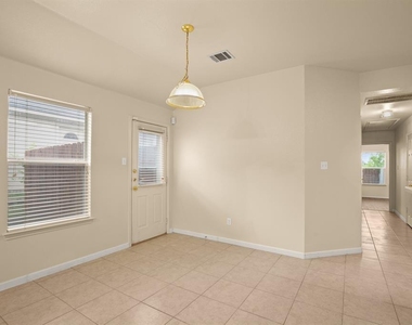 1225 Orchard Park Cir - Photo Thumbnail 12