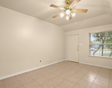 1225 Orchard Park Cir - Photo Thumbnail 5