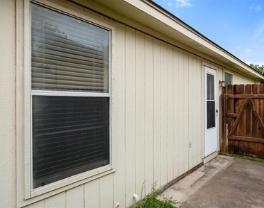 1225 Orchard Park Cir - Photo Thumbnail 22