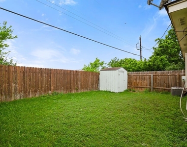 1225 Orchard Park Cir - Photo Thumbnail 24