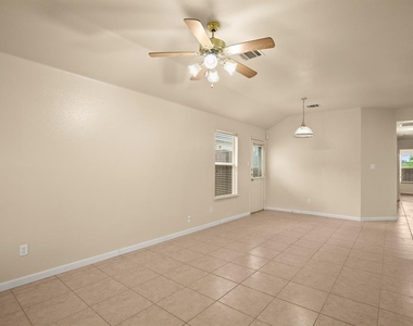 1225 Orchard Park Cir - Photo Thumbnail 3
