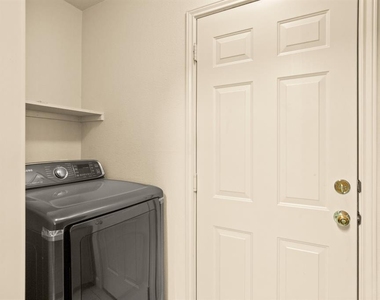 1225 Orchard Park Cir - Photo Thumbnail 18
