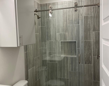 6901 Carver Ave - Photo Thumbnail 16