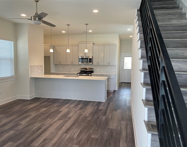 6901 Carver Ave - Photo Thumbnail 3