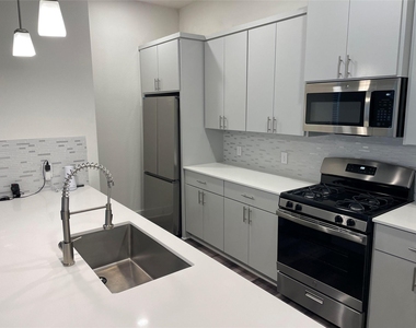 6901 Carver Ave - Photo Thumbnail 7
