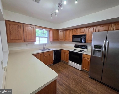 9 Gristmill Drive - Photo Thumbnail 6