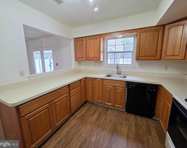 9 Gristmill Drive - Photo Thumbnail 7