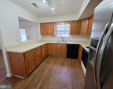 9 Gristmill Drive - Photo Thumbnail 8