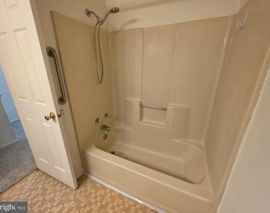 9 Gristmill Drive - Photo Thumbnail 18