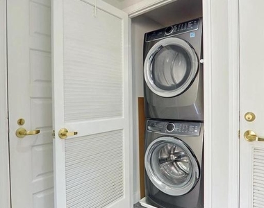 631 D Street Nw - Photo Thumbnail 17