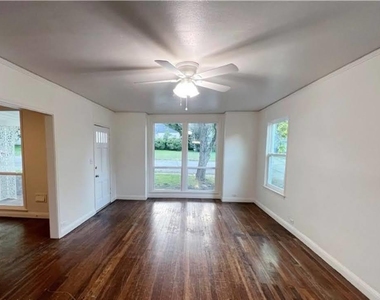 809 N 8th St - Photo Thumbnail 6