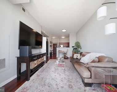 1000 New Jersey Avenue Se - Photo Thumbnail 6