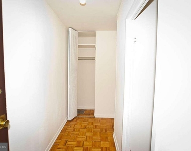 950 25th Street Nw - Photo Thumbnail 9