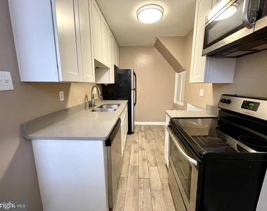 819 12th Street Ne - Photo Thumbnail 5