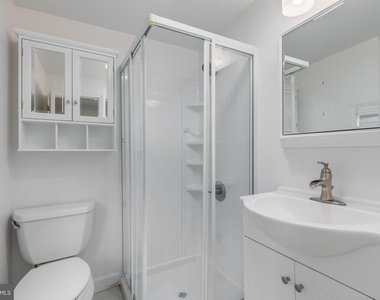 4226 Ellicott Street Nw - Photo Thumbnail 12