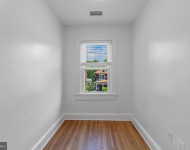 4226 Ellicott Street Nw - Photo Thumbnail 20