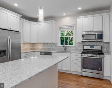 4226 Ellicott Street Nw - Photo Thumbnail 8